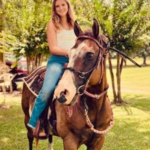 Meet your Posher, Caley